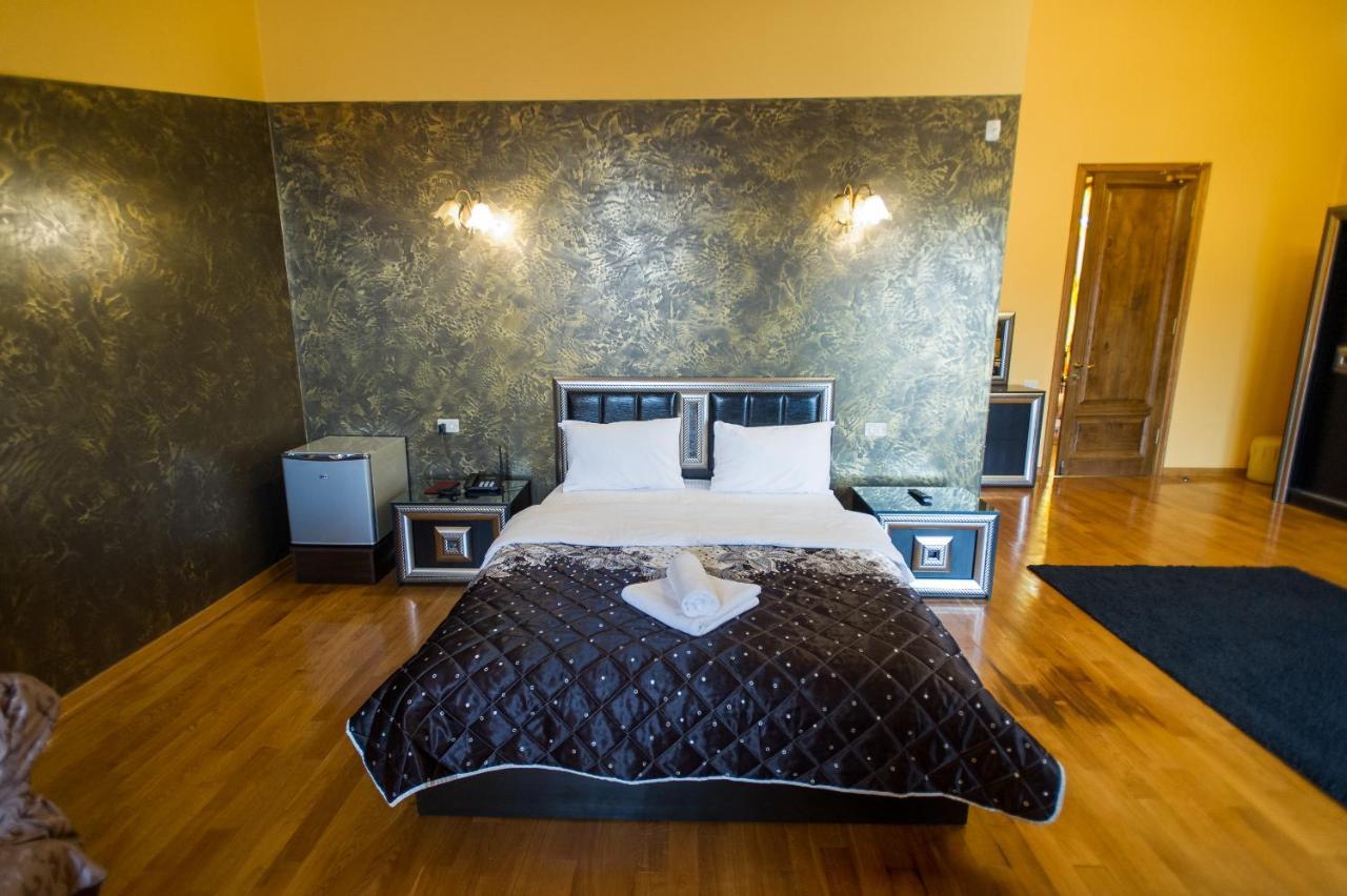 Hotel Amber Батумі Екстер'єр фото
