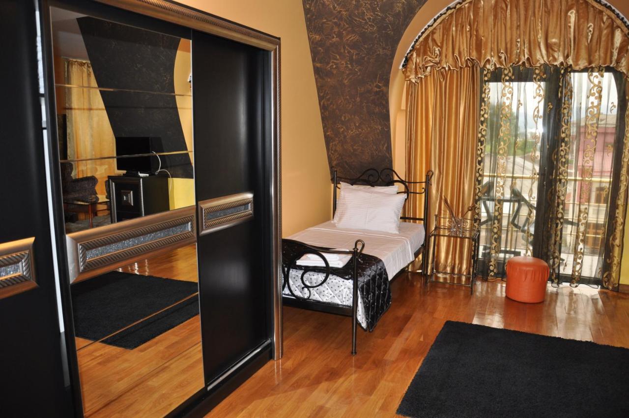 Hotel Amber Батумі Екстер'єр фото