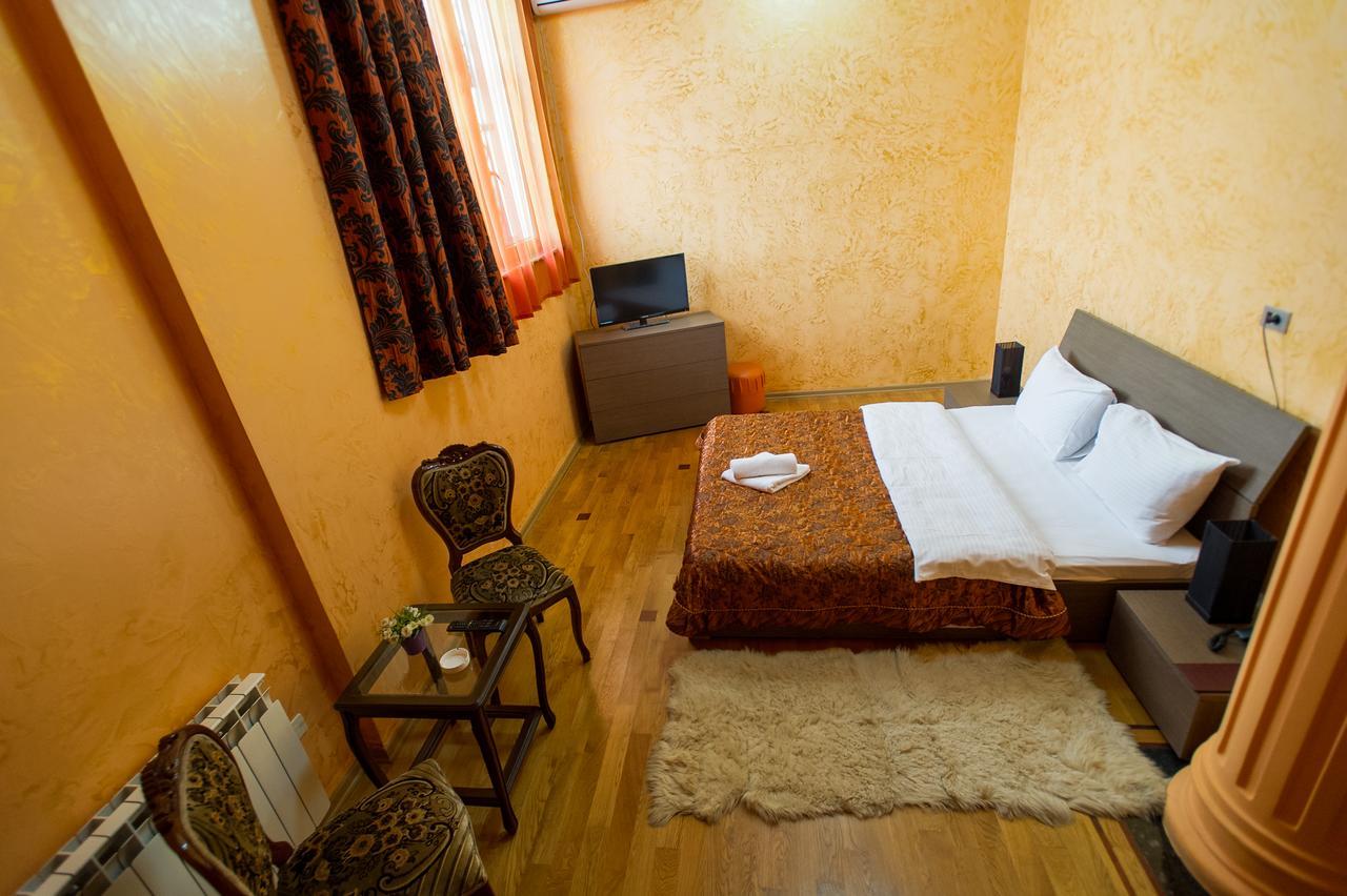 Hotel Amber Батумі Екстер'єр фото
