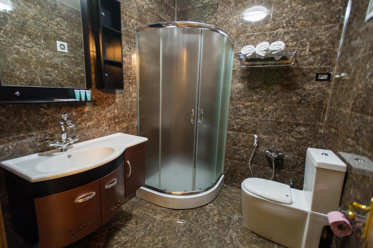 Hotel Amber Батумі Екстер'єр фото